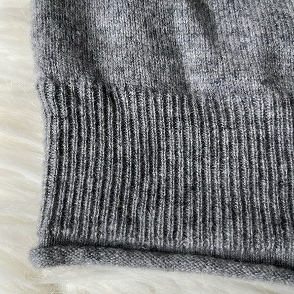 100% Cashmere Knit Beanie Hat - Picture 2 of 5